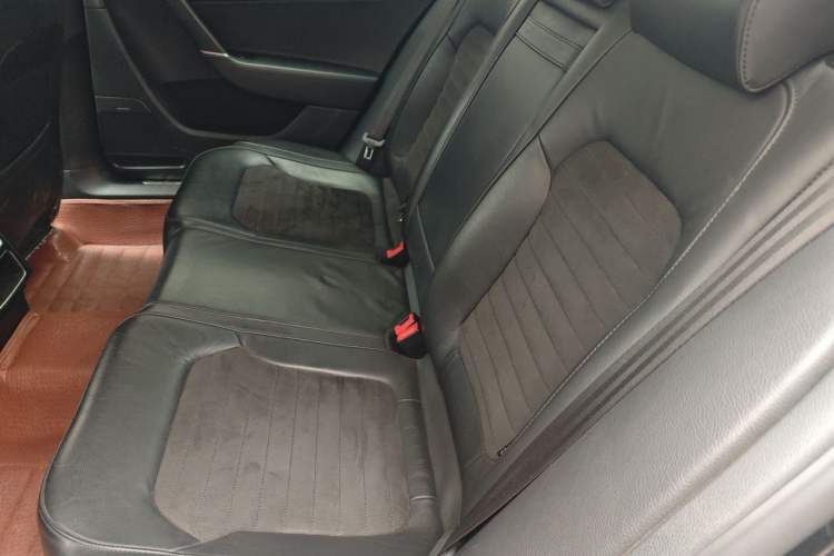 Used Volkswagen Magotan 2015 1.8TSI Luxury Model Left Rear Seat
