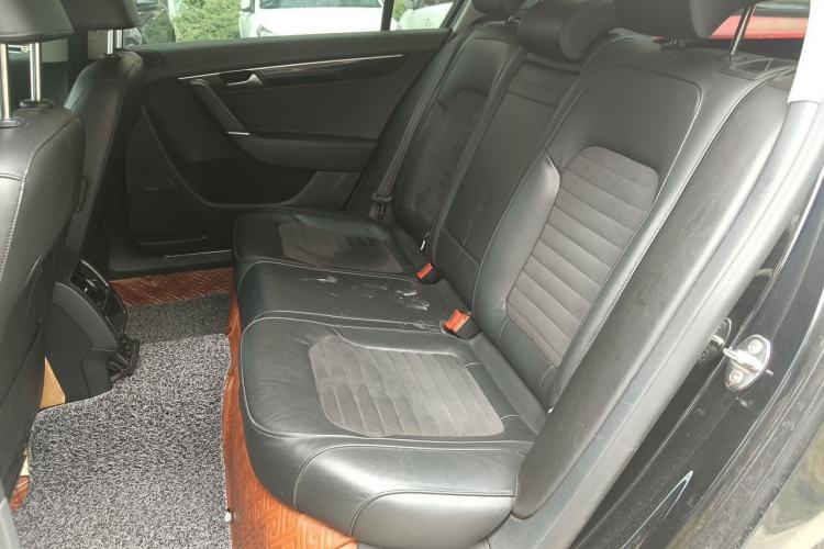 Used Volkswagen Magotan 2015 Facelift 1.8TSI Luxury Model Left Rear Seat