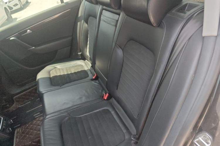 Used Volkswagen Magotan 2015 Revised Version 2.0 TSI Prestige Edition Left Rear Seat