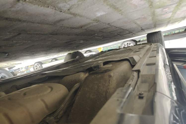 Used Volkswagen Magotan 2015 1.8TSI Luxury Model Left Side Sill