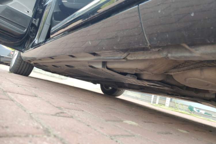 Used Volkswagen Magotan 2015 1.8TSI Luxury Model Left Side Sill