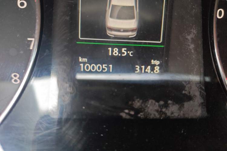 Used Volkswagen Magotan 2015 Revised Version 2.0 TSI Prestige Edition Odometer Close Up