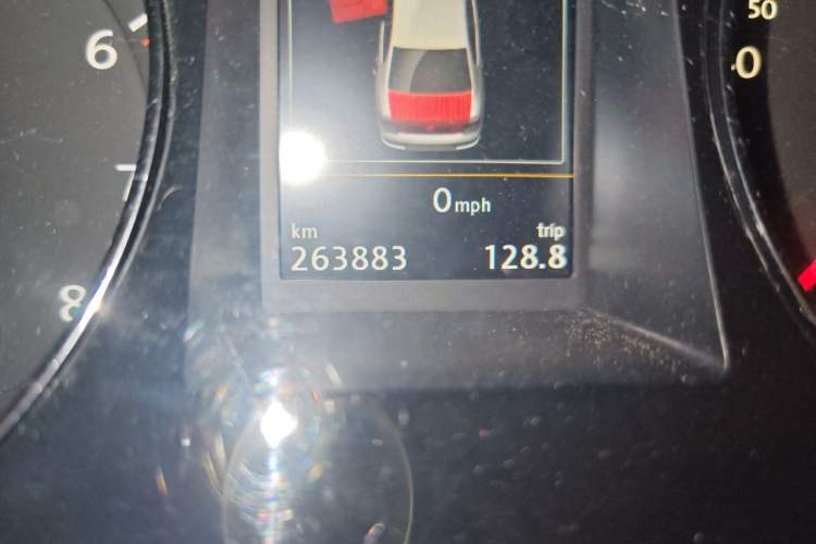 Used Volkswagen Magotan 2015 Revised Version 2.0 TSI Prestige Edition Odometer Close Up