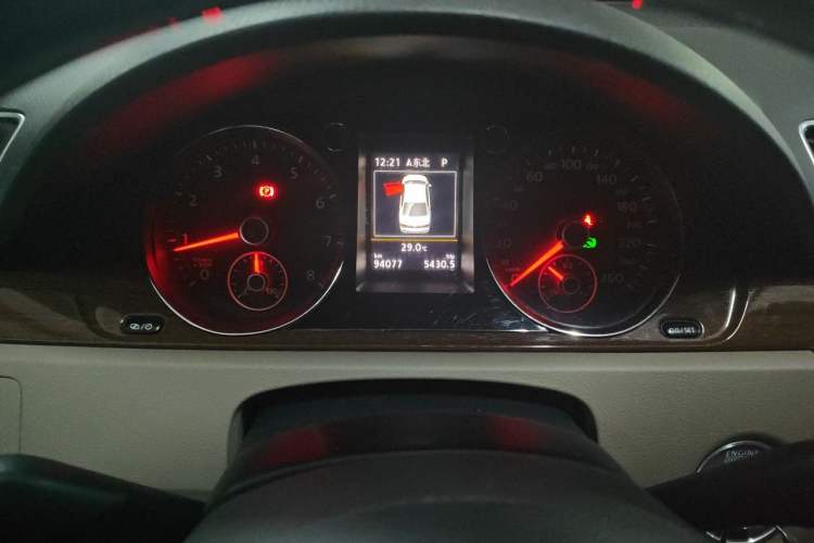 Used Volkswagen Magotan 2015 Revised Version 2.0 TSI Prestige Edition Odometer Close Up