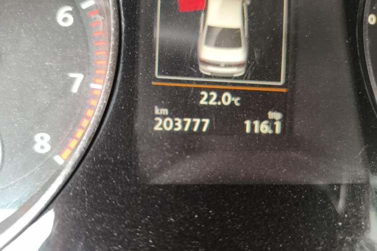 Used Volkswagen Magotan 2015 Revised Version 2.0 TSI Prestige Edition Odometer Close Up
