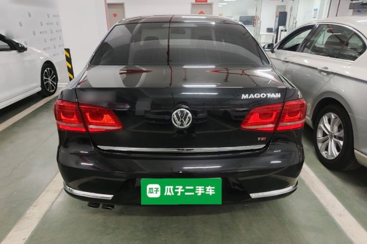 Used Volkswagen Magotan 2015 1.8TSI Luxury Model Rear