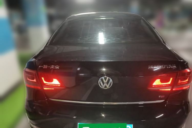 Used Volkswagen Magotan 2015 1.8TSI Luxury Model Rear