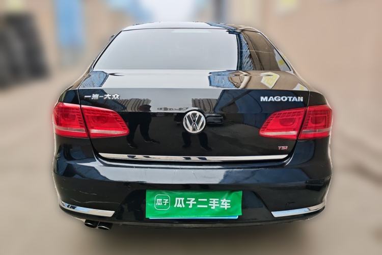 Used Volkswagen Magotan 2015 Revised Version 2.0 TSI Prestige Edition Rear