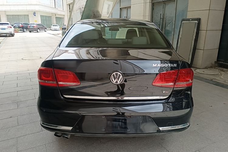 Used Volkswagen Magotan 2015 Facelift 1.8TSI Luxury Model Rear