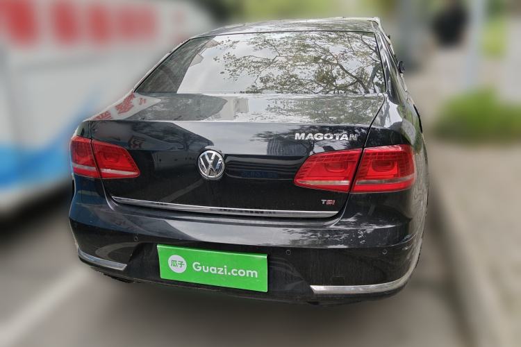 Used Volkswagen Magotan 2015 Facelift 1.8TSI Luxury Model Rear
