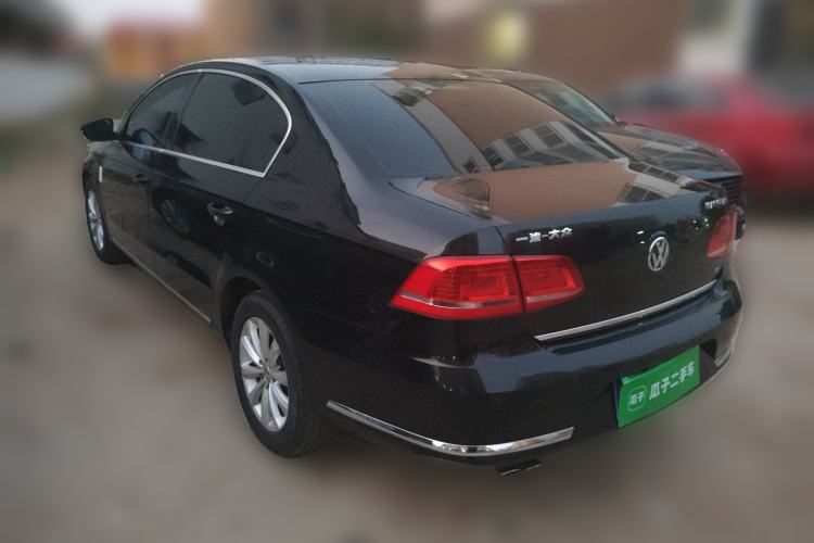 Used Volkswagen Magotan 2015 Facelift 1.8TSI Luxury Model Rear Left 45 Deg