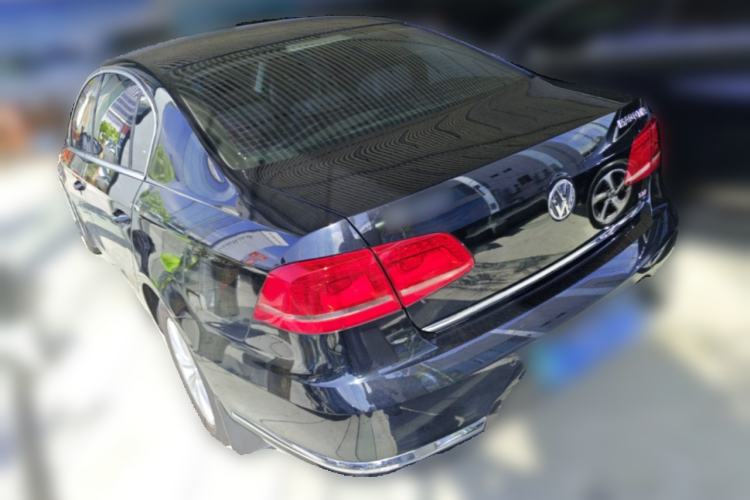 Used Volkswagen Magotan 2015 Facelift 1.8TSI Luxury Model Rear Left 45 Deg