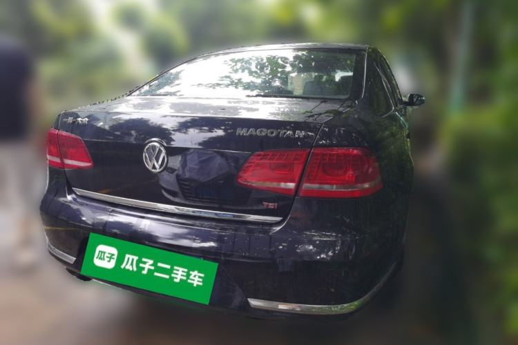 Used Volkswagen Magotan 2015 2.0 TSI Prestige Model Rear Left 45 Deg
