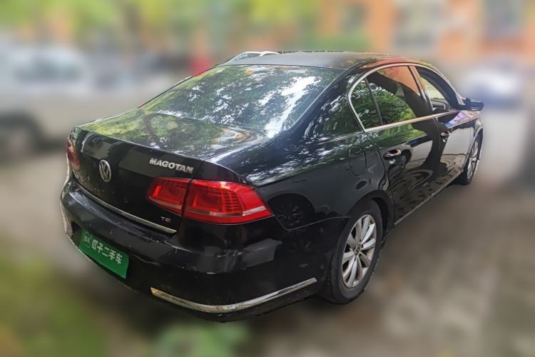 Used Volkswagen Magotan 2015 1.8TSI Advanced Model Rear Right 45 Deg