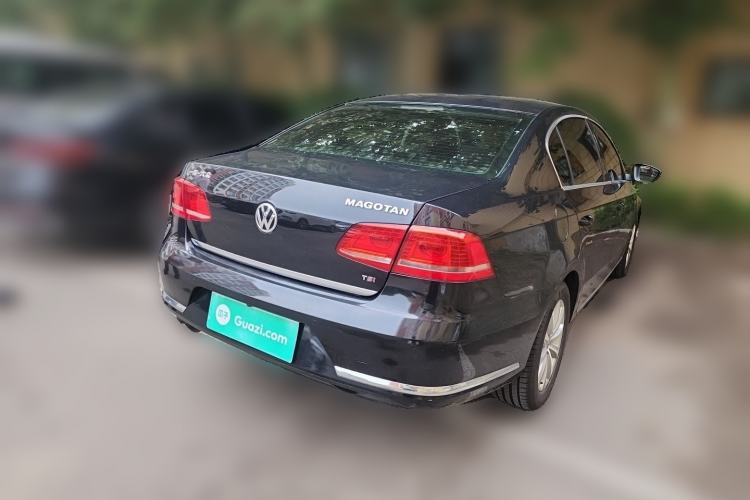 Used Volkswagen Magotan 2015 1.8TSI Luxury Model Rear Right 45 Deg
