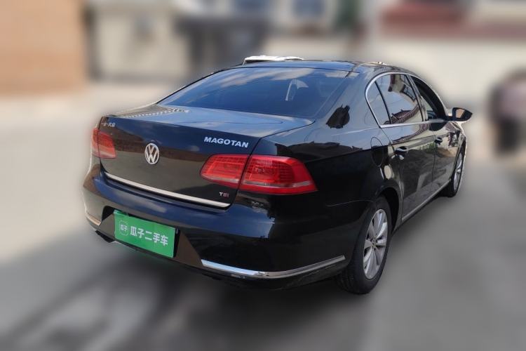 Used Volkswagen Magotan 2015 1.8TSI Advanced Model Rear Right 45 Deg