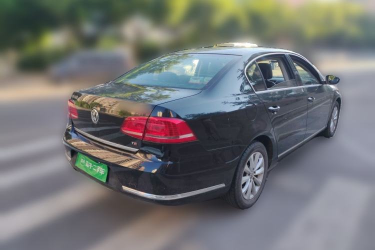 Used Volkswagen Magotan 2015 1.8TSI Luxury Model Rear Right 45 Deg
