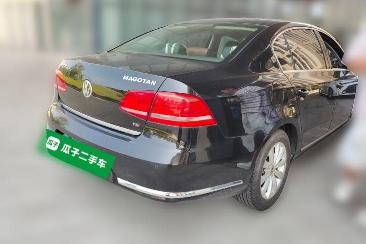 Used Volkswagen Magotan 2015 1.8TSI Luxury Model Rear Right 45 Deg