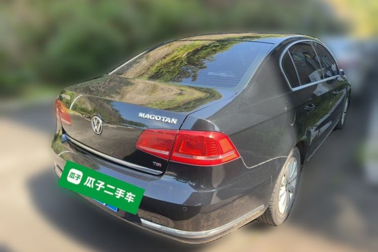 Used Volkswagen Magotan 2015 1.8TSI Luxury Model Rear Right 45 Deg