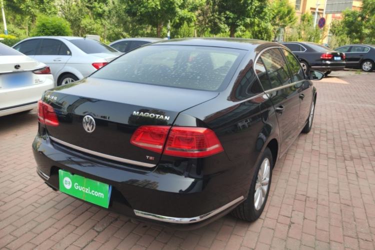 Used Volkswagen Magotan 2015 1.8TSI Luxury Model Rear Right 45 Deg