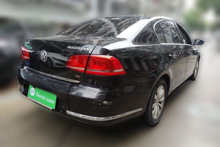 Used Volkswagen Magotan 2015 Facelift 1.8TSI Luxury Model Rear Right 45 Deg