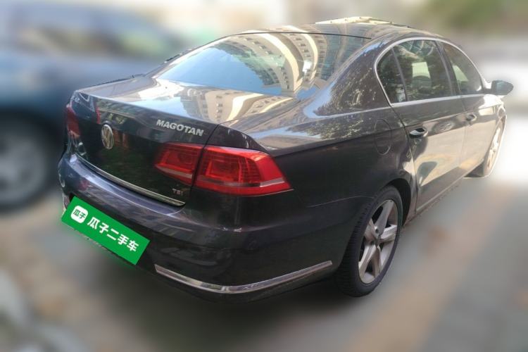 Used Volkswagen Magotan 2015 2.0 TSI Prestige Model Rear Right 45 Deg