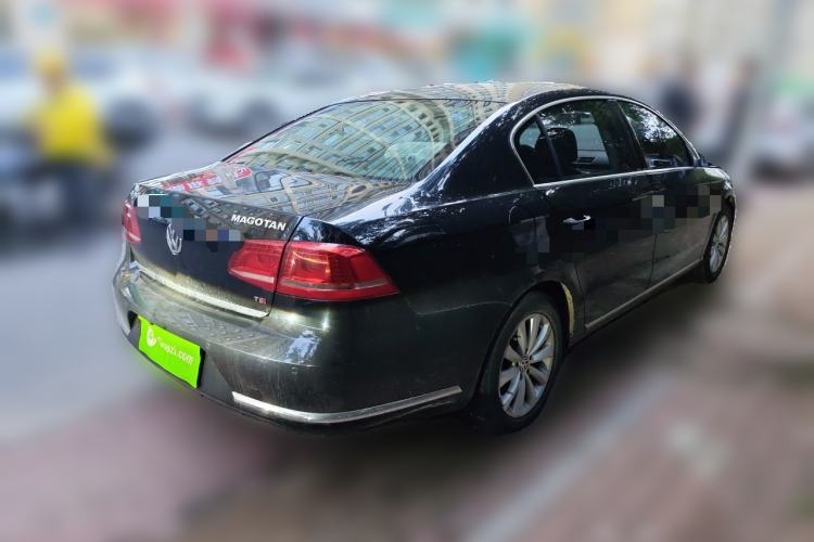 Used Volkswagen Magotan 2015 Facelift 1.8TSI Luxury Model Rear Right 45 Deg