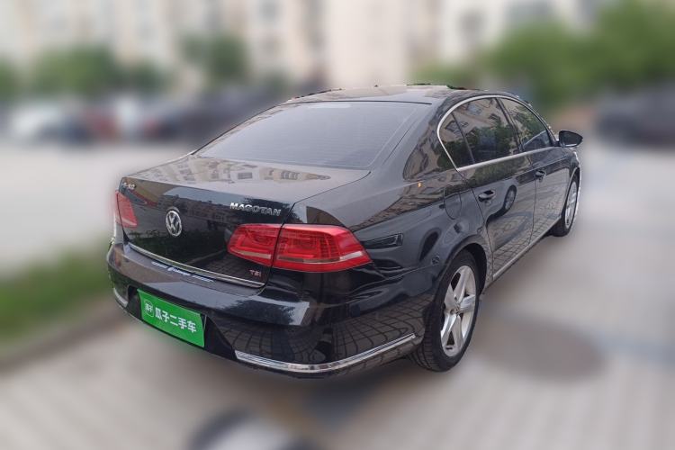 Used Volkswagen Magotan 2015 Revised Version 2.0 TSI Prestige Edition Rear Right 45 Deg