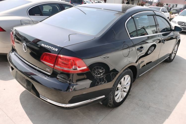 Used Volkswagen Magotan 2015 Facelift 1.8TSI Luxury Model Rear Right 45 Deg