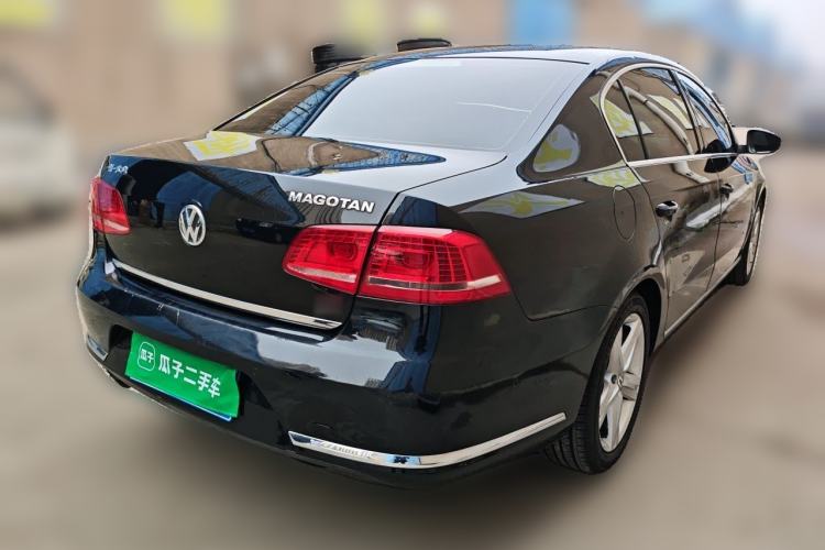 Used Volkswagen Magotan 2015 Revised Version 2.0 TSI Prestige Edition Rear Right 45 Deg