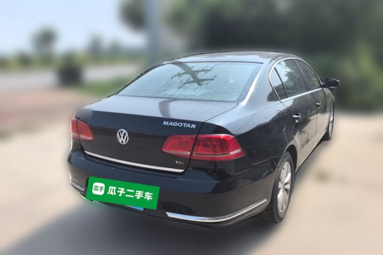 Used Volkswagen Magotan 2015 1.8TSI Advanced Model Rear Right 45 Deg