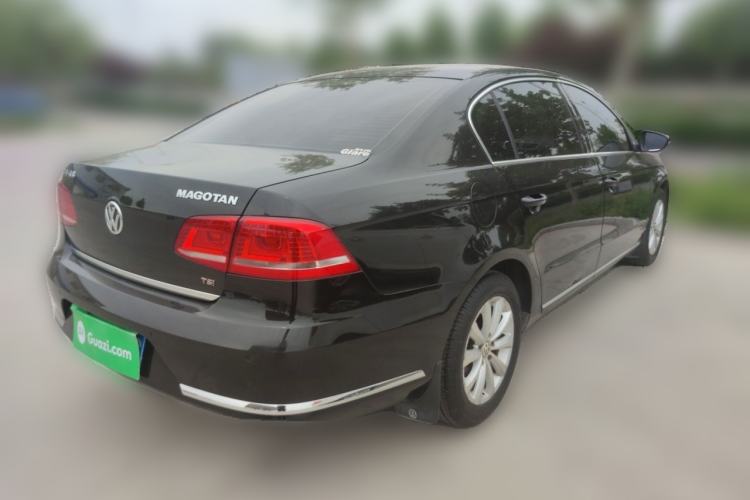 Used Volkswagen Magotan 2015 Revised Version 2.0 TSI Luxury Edition Rear Right 45 Deg