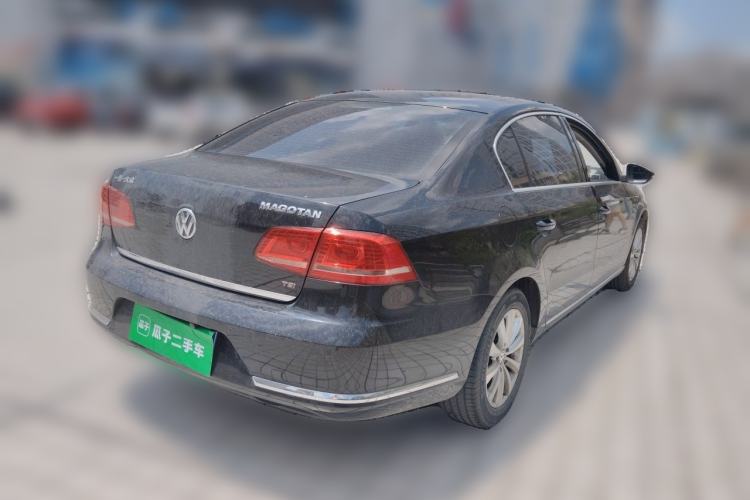 Used Volkswagen Magotan 2015 Revised Version 2.0 TSI Luxury Edition Rear Right 45 Deg