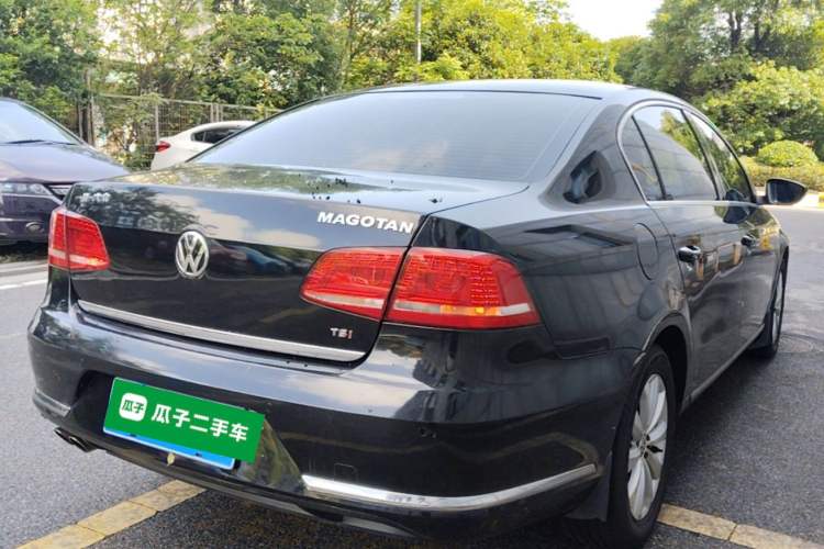 Used Volkswagen Magotan 2015 1.8TSI Luxury Model Rear Right 45 Deg