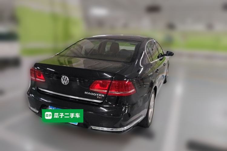 Used Volkswagen Magotan 2015 1.8TSI Prestige Model Rear Right 45 Deg