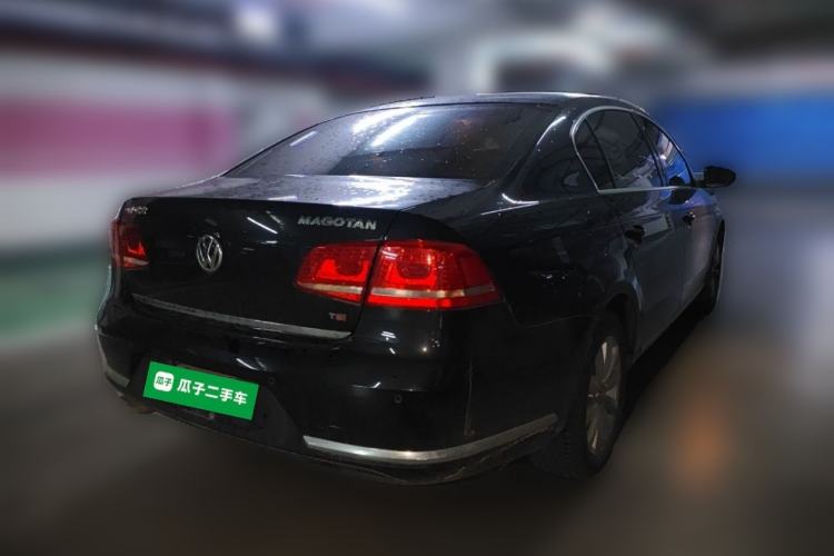 Used Volkswagen Magotan 2015 1.8TSI Luxury Model Rear Right 45 Deg
