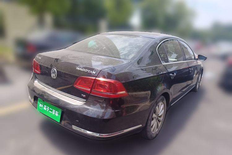 Used Volkswagen Magotan 2015 1.8TSI Advanced Model Rear Right 45 Deg
