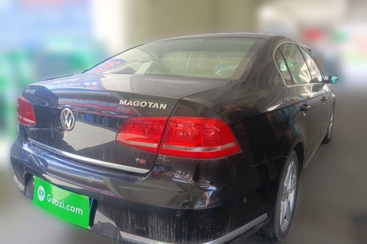 Used Volkswagen Magotan 2015 1.8TSI Prestige Model Rear Right 45 Deg