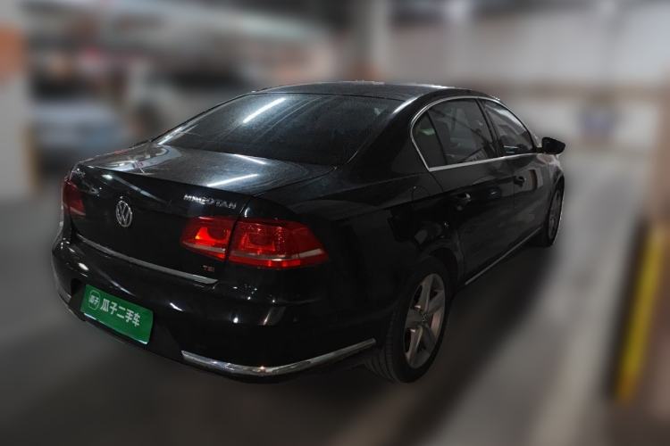 Used Volkswagen Magotan 2015 Revised Version 2.0 TSI Prestige Edition Rear Right 45 Deg