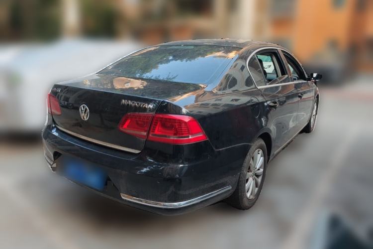 Used Volkswagen Magotan 2015 2.0 TSI Luxury Model Rear Right 45 Deg