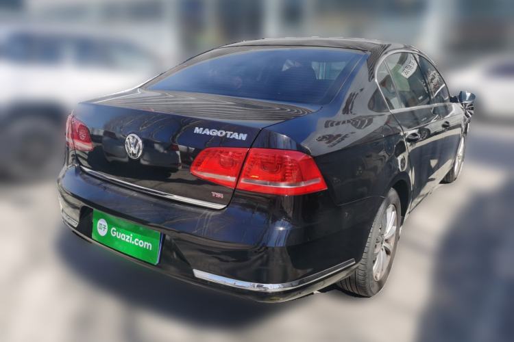 Used Volkswagen Magotan 2015 Revised Version 2.0 TSI Luxury Edition Rear Right 45 Deg