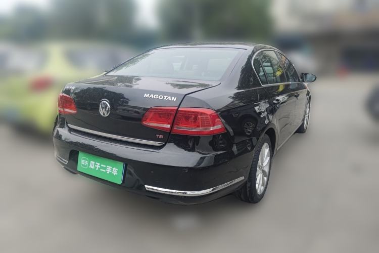 Used Volkswagen Magotan 2015 2.0 TSI Prestige Model Rear Right 45 Deg