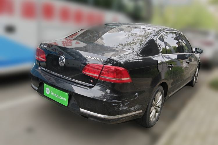 Used Volkswagen Magotan 2015 Facelift 1.8TSI Luxury Model Rear Right 45 Deg