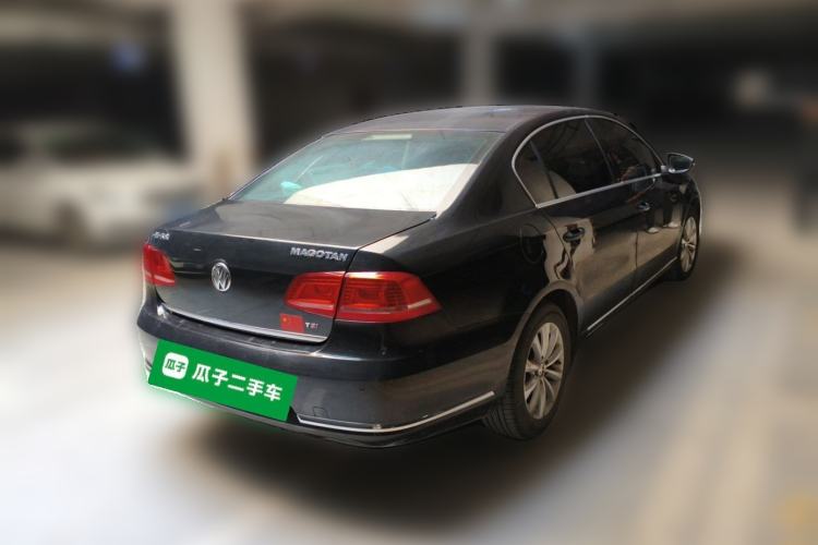 Used Volkswagen Magotan 2015 Facelift 1.8TSI Luxury Model Rear Right 45 Deg