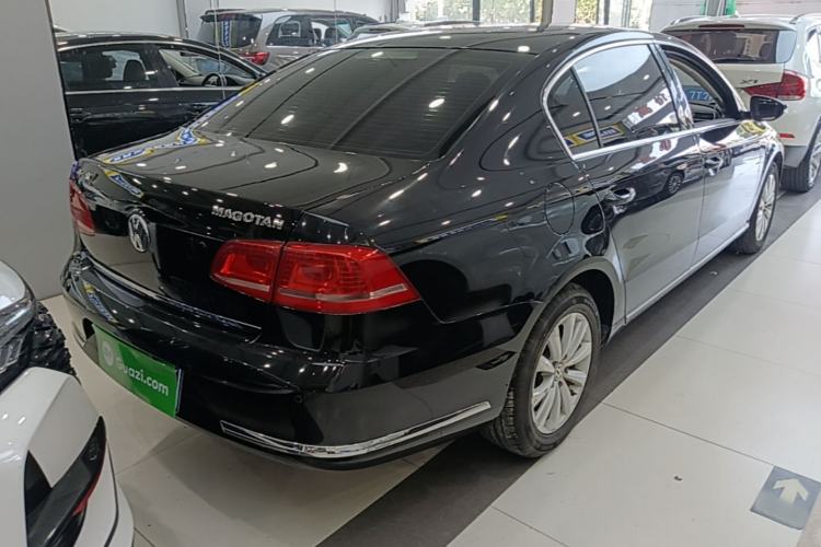 Used Volkswagen Magotan 2015 Facelift 1.8TSI Luxury Model Rear Right 45 Deg