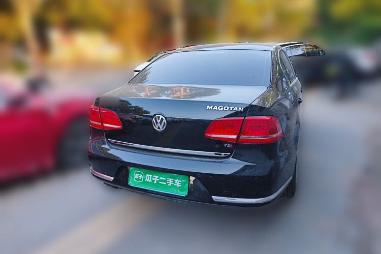Used Volkswagen Magotan 2015 Facelift 1.8TSI Luxury Model Rear Right 45 Deg