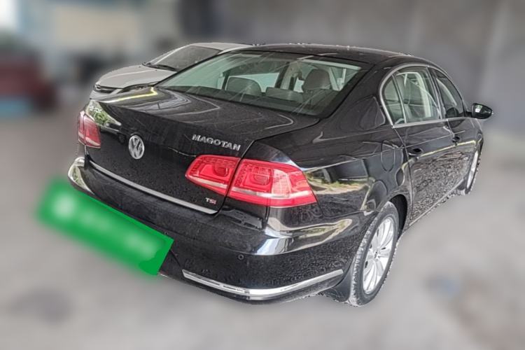 Used Volkswagen Magotan 2015 1.8TSI Luxury Model Rear Right 45 Deg