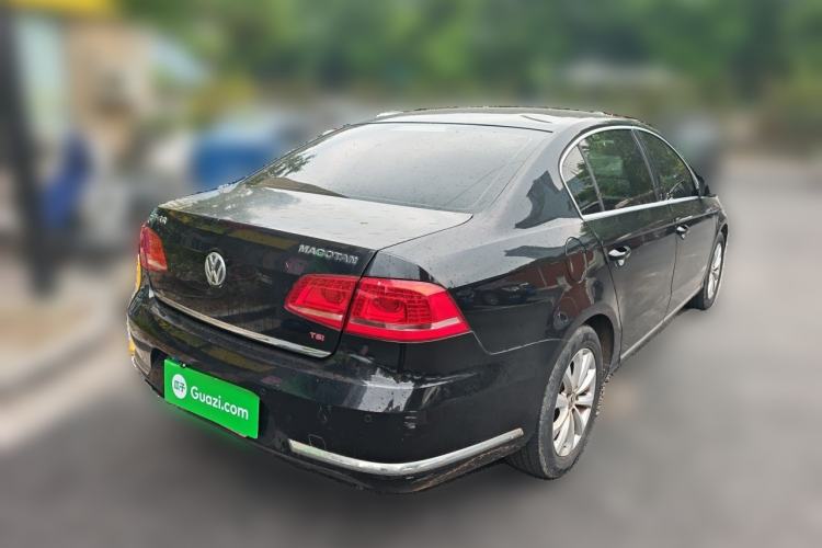 Used Volkswagen Magotan 2015 1.8TSI Advanced Model Rear Right 45 Deg