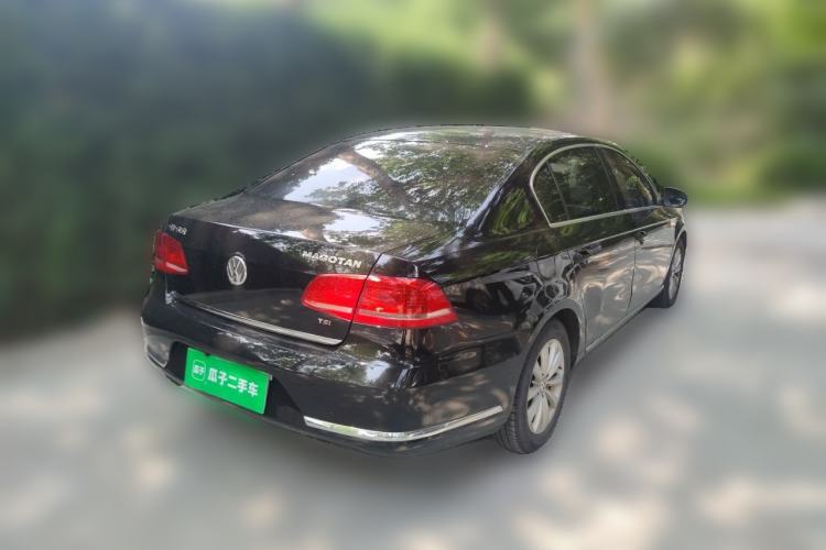 Used Volkswagen Magotan 2015 1.8TSI Luxury Model Rear Right 45 Deg