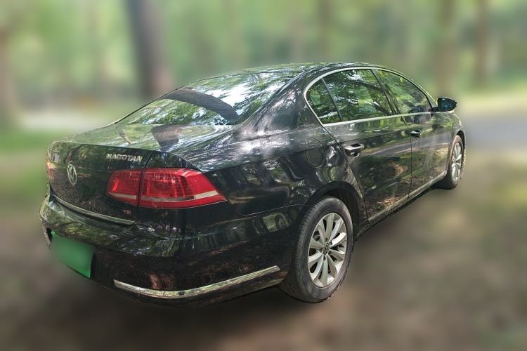 Used Volkswagen Magotan 2015 1.8TSI Luxury Model Rear Right 45 Deg